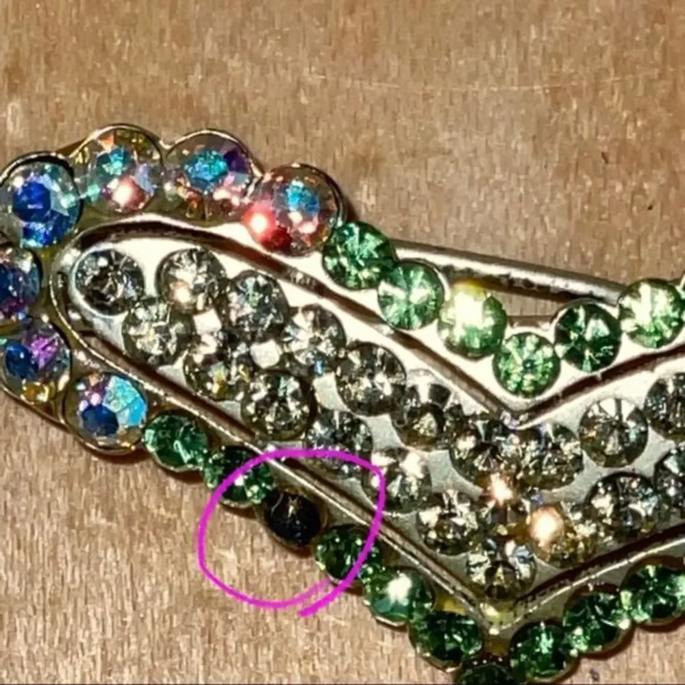 Vintage rhinestone heart hair clip